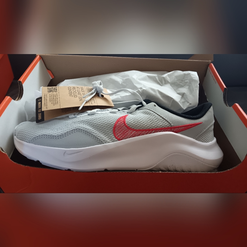 Nike Legend Essential 3